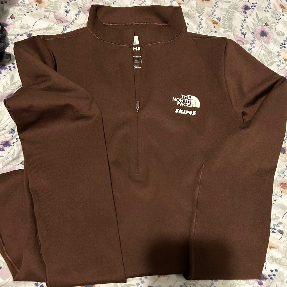 Skims North Face refina long sleeve top